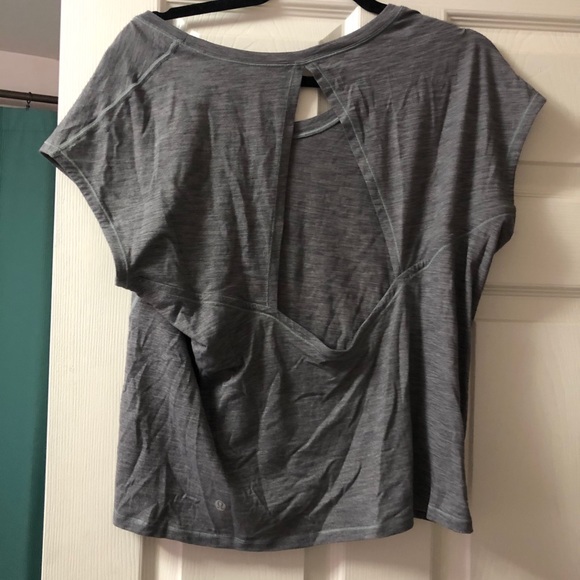 Lululemon T-shirt - Picture 2 of 2